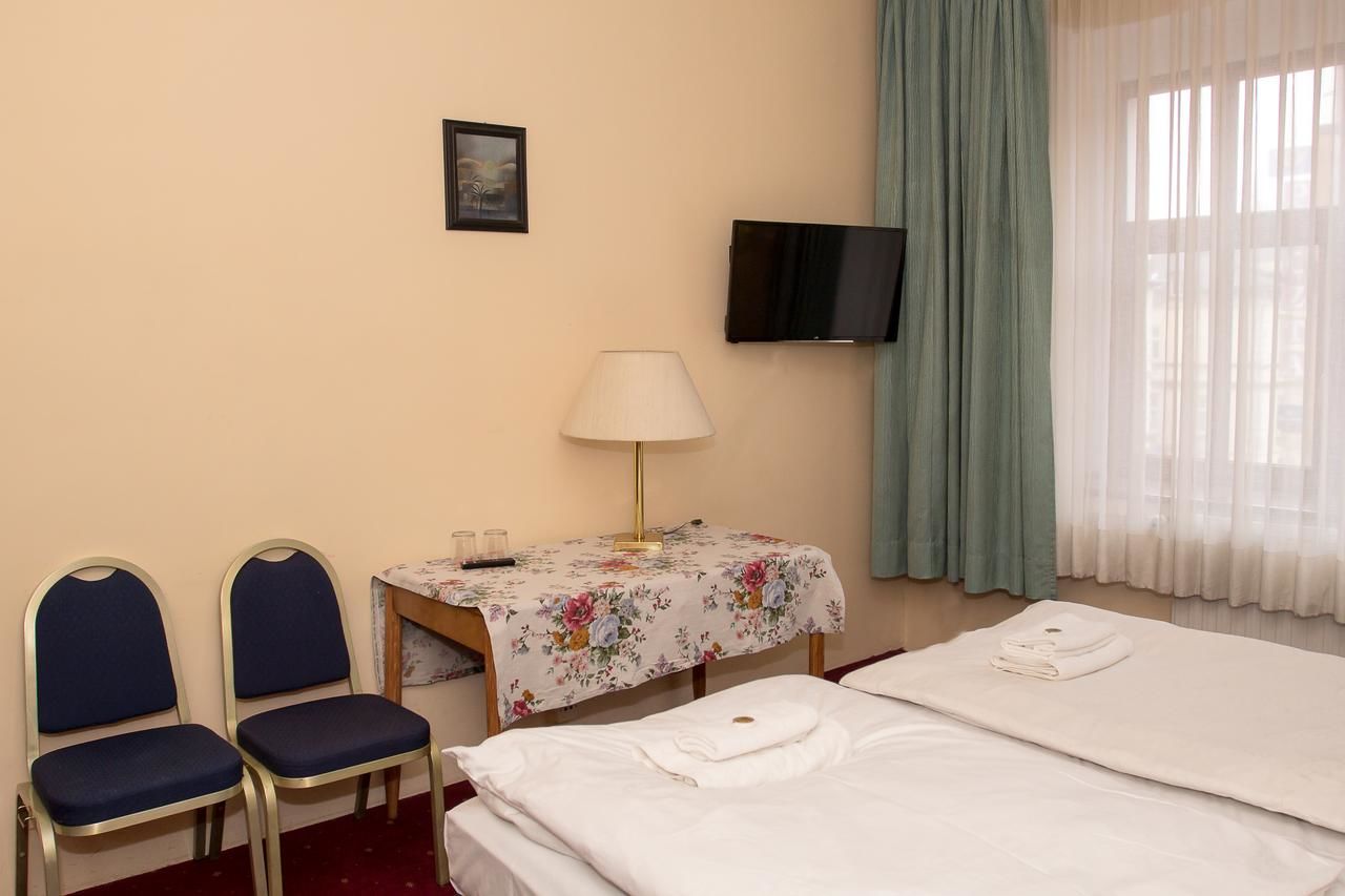 Отель Hotel Karkonosze Каменна-Гура-14