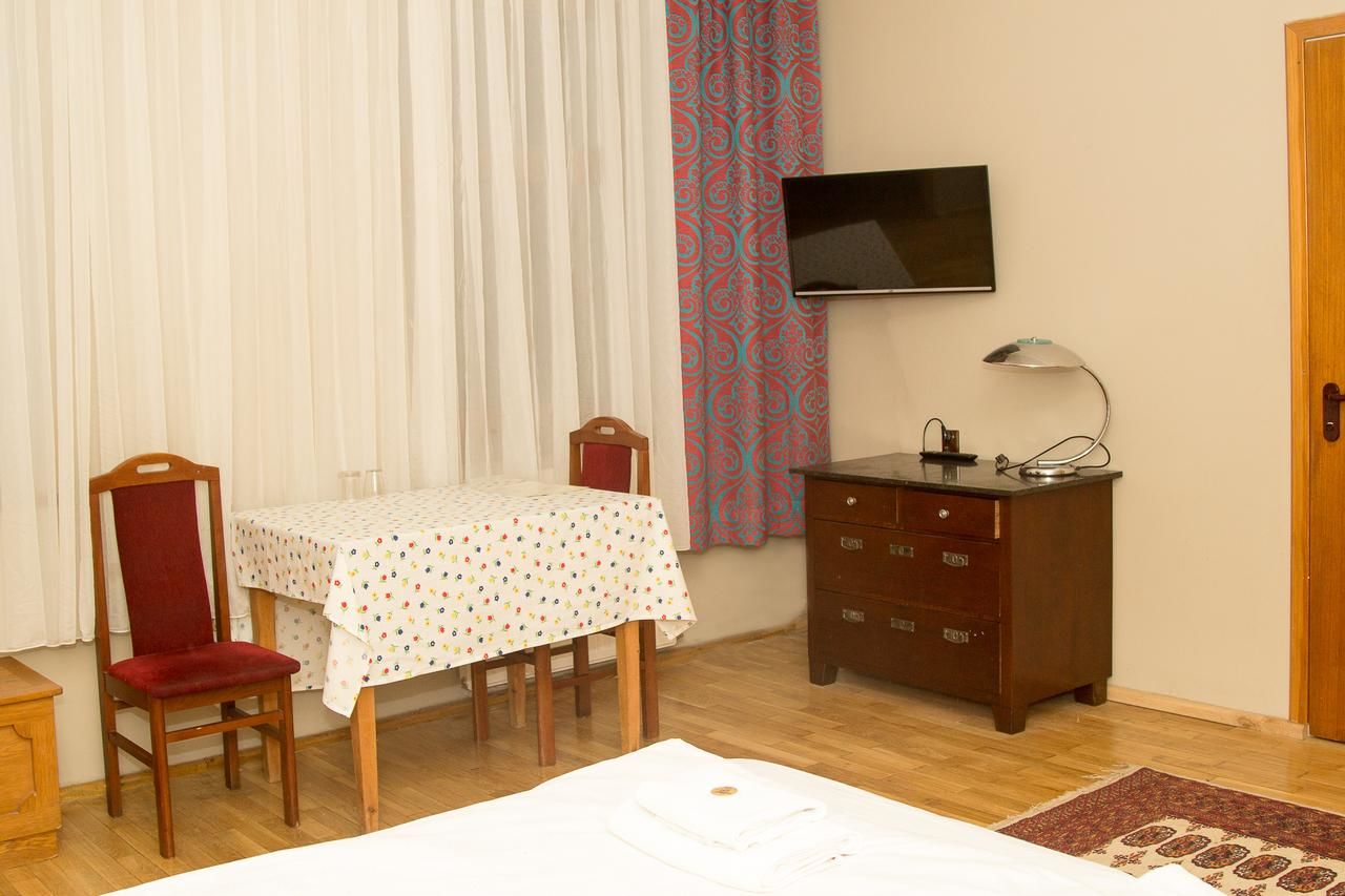 Отель Hotel Karkonosze Каменна-Гура-28