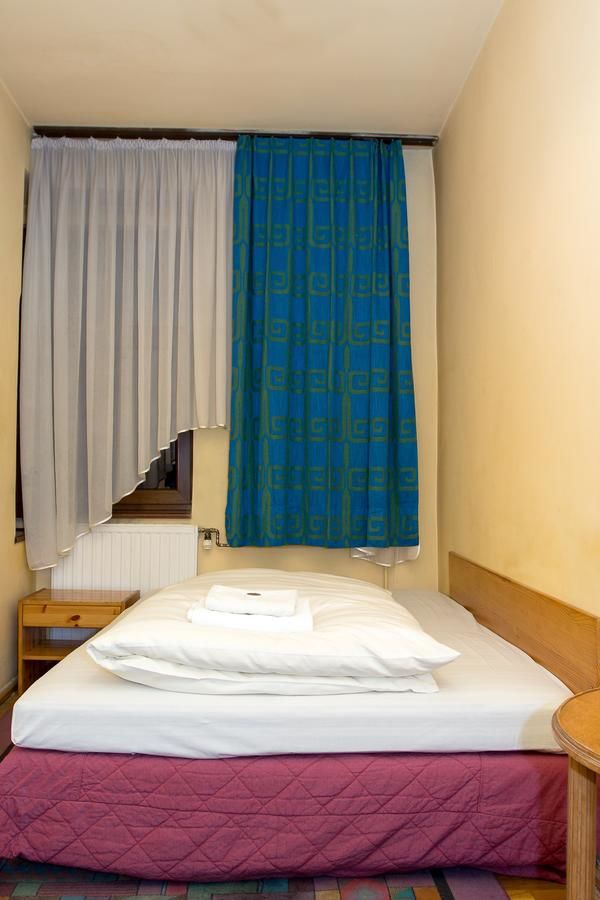 Отель Hotel Karkonosze Каменна-Гура-30