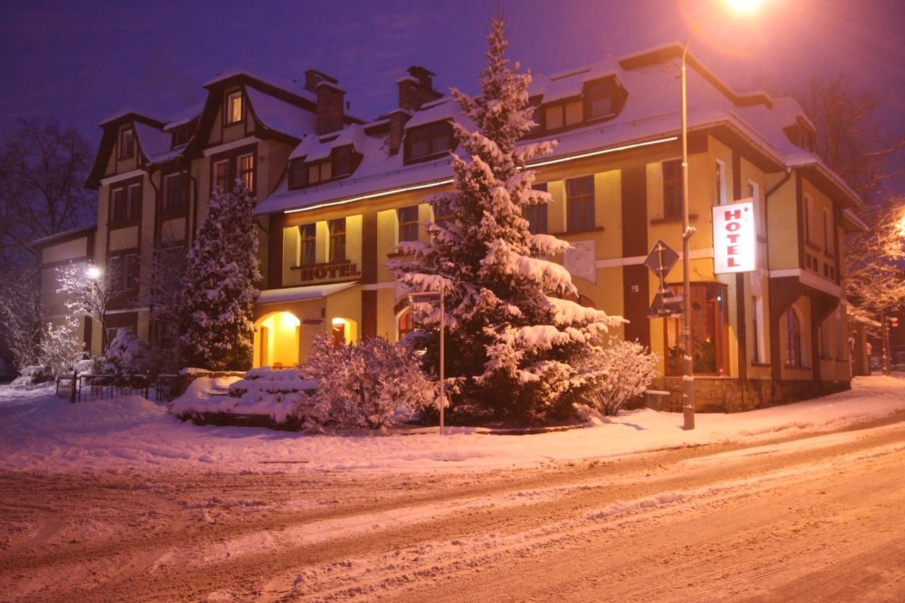 Отель Hotel Karkonosze Каменна-Гура-41