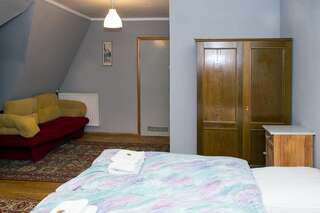 Отель Hotel Karkonosze Каменна-Гура Небольшой двухместный номер с 2 отдельными кроватями-6